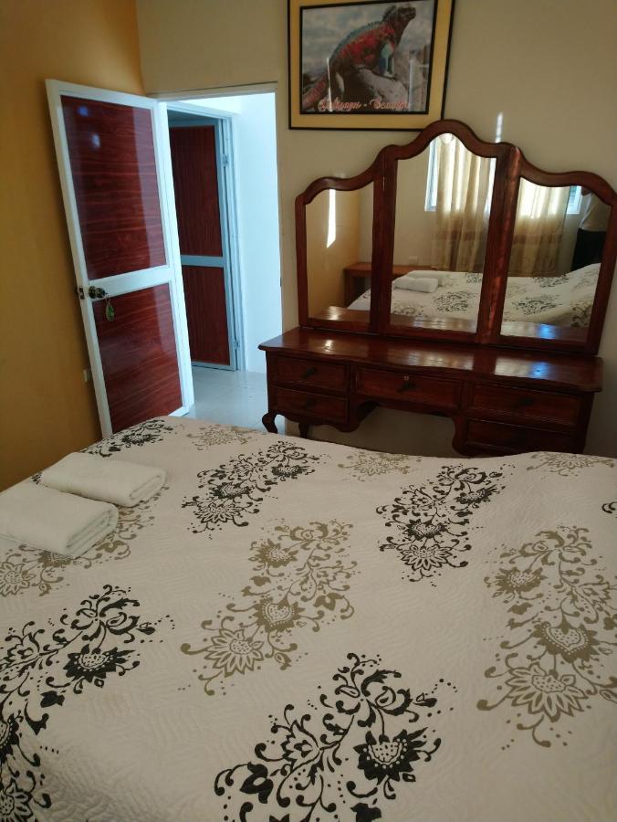 Hostal Terito Puerto Baquerizo Moreno Bagian luar foto