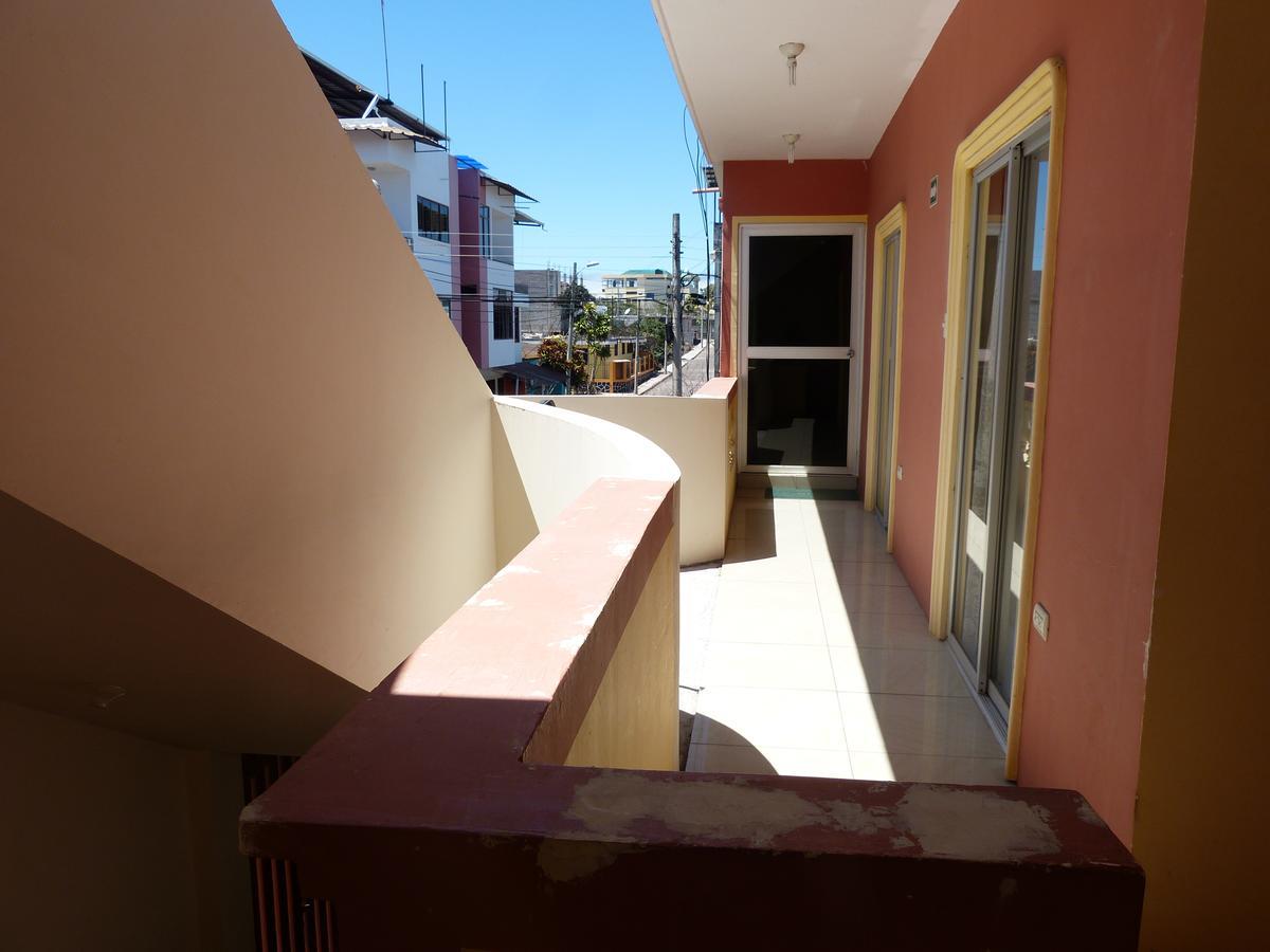 Hostal Terito Puerto Baquerizo Moreno Bagian luar foto